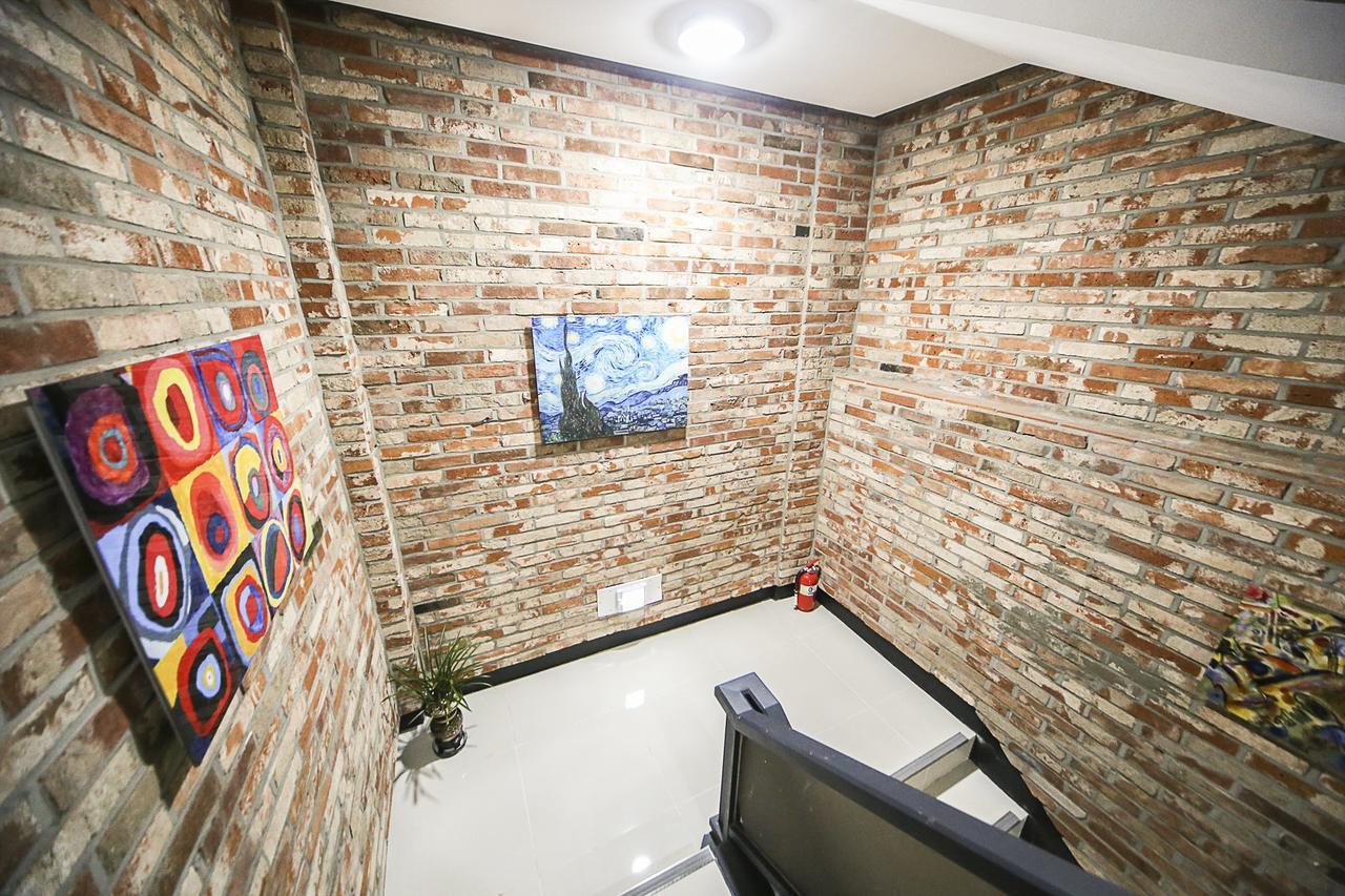 Band Hotel 2*
